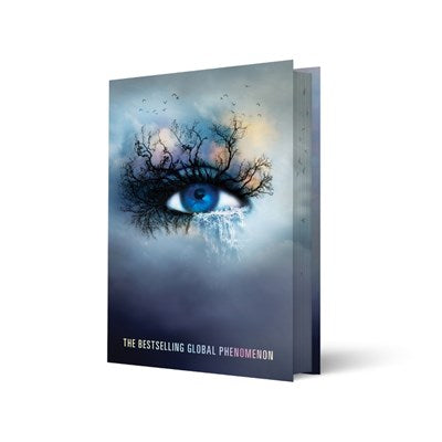 Shatter Me Collector’s Deluxe Limited Edition